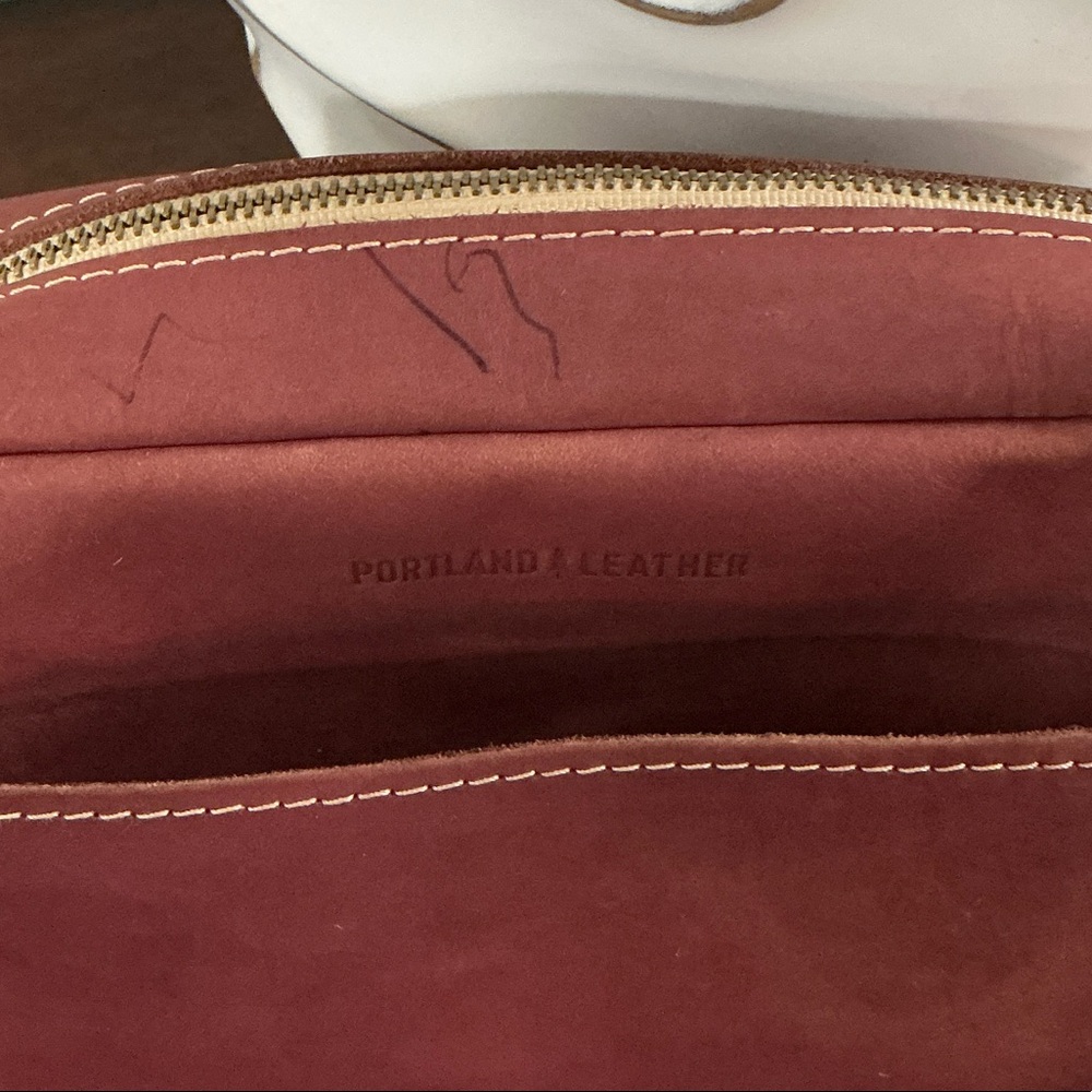 Portland Leather Women's Crossbody Bag in Deep Red